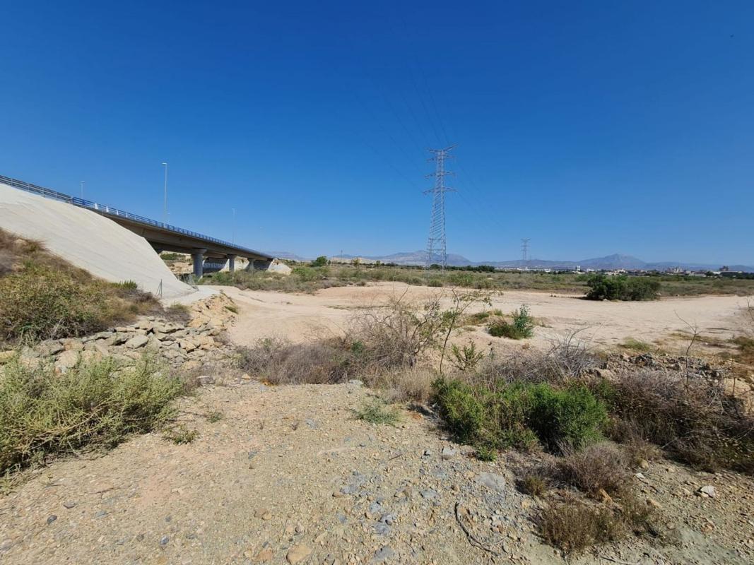 Terreno en venta en Alicante / Alacant, Alicante photo 5