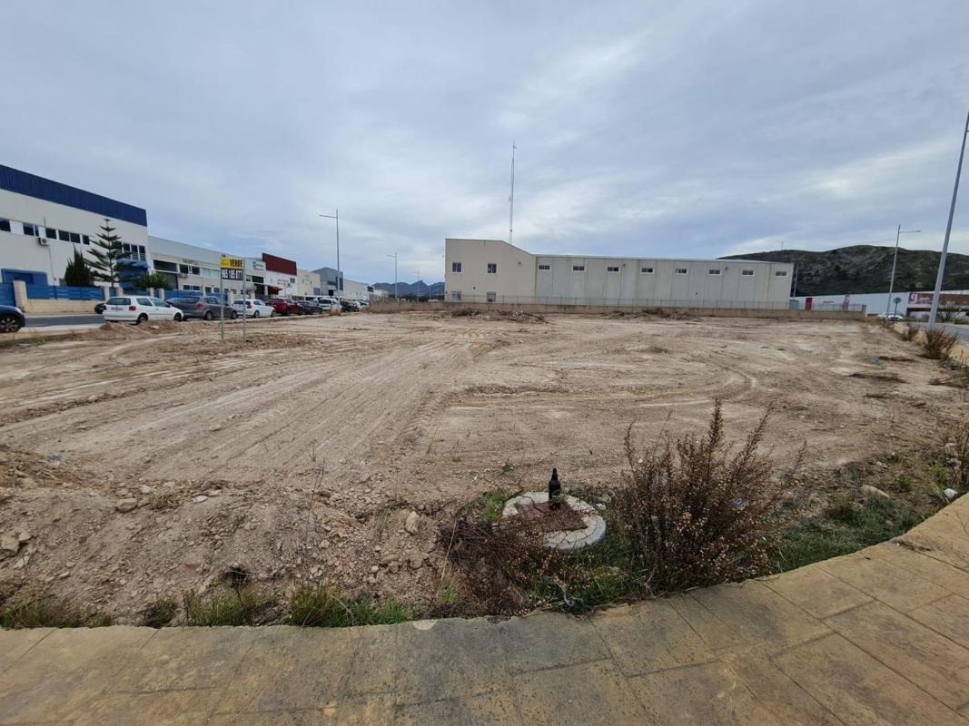 Terreno en venta en Elda, Alicante photo 1