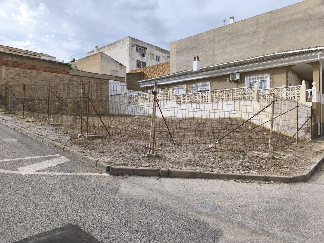 Land for sale in San Miguel de Salinas, Alicante photo 1