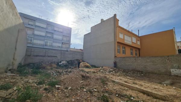 Terreno en Calle Comuner Castill, Novelda thumbnail 2