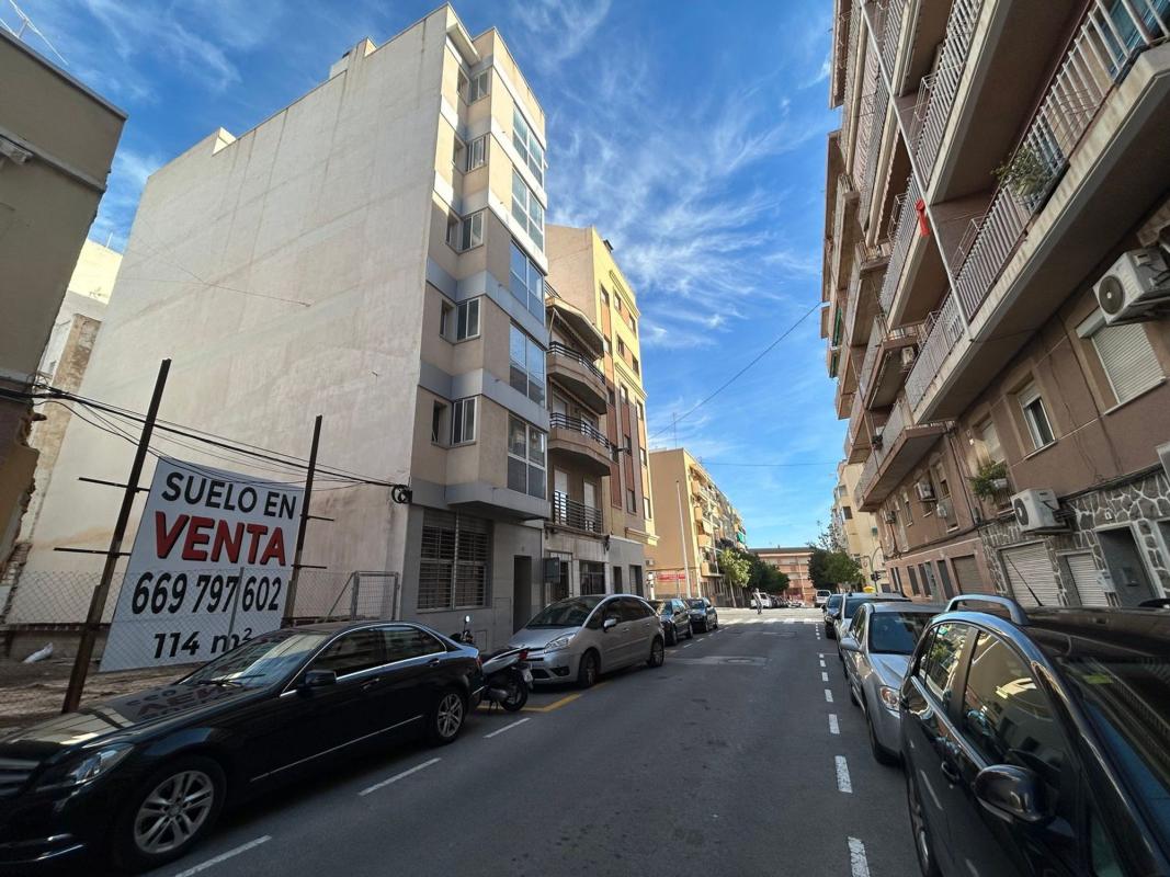 Terreno en venta en Elche / Elx, Alicante photo 1