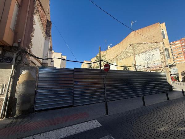 Terreno en Calle Jardines, Centro, Elda photo 1