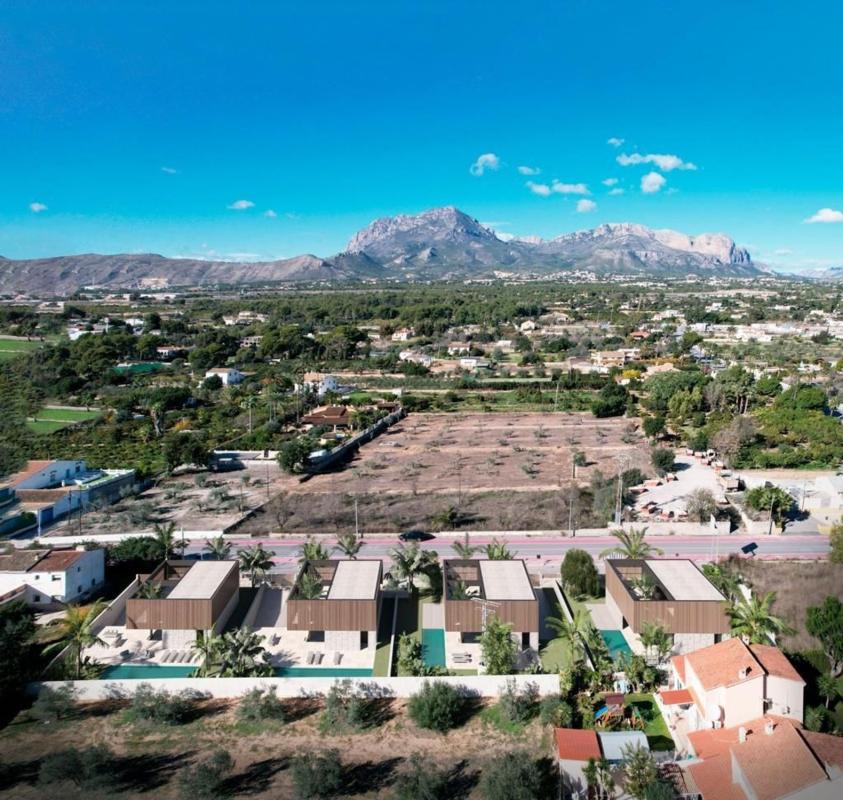 Terreno en venta en Benidorm, Alicante photo 2