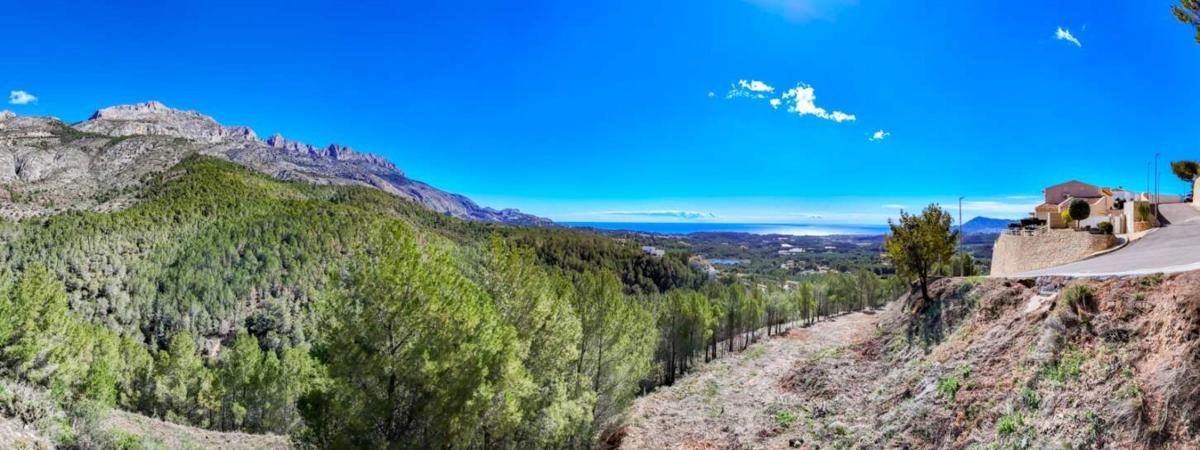 Terreno en venta en Altea, Alicante photo 1