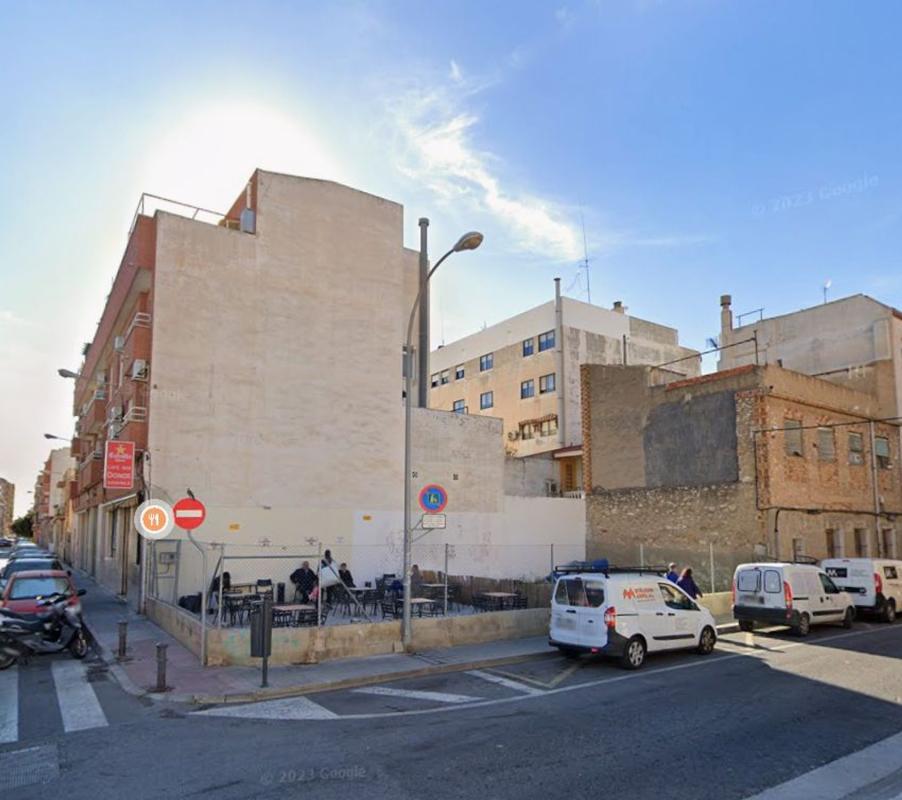 Terreno en venta en Alicante / Alacant, Alicante photo 1