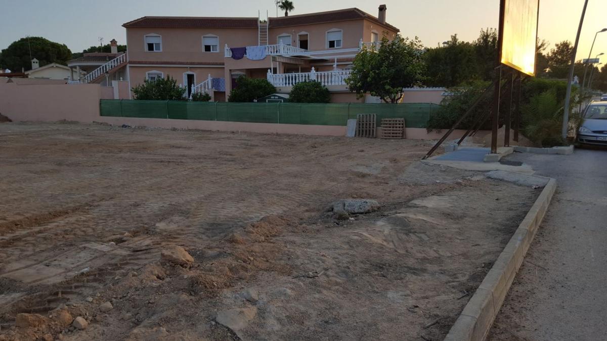 Terreno en venta en Torrevieja, Alicante photo 3