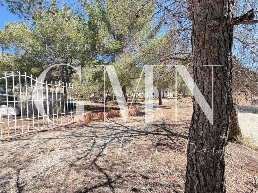 Terreno en venta en La Villajoyosa / Vila Joiosa, Alicante photo 2