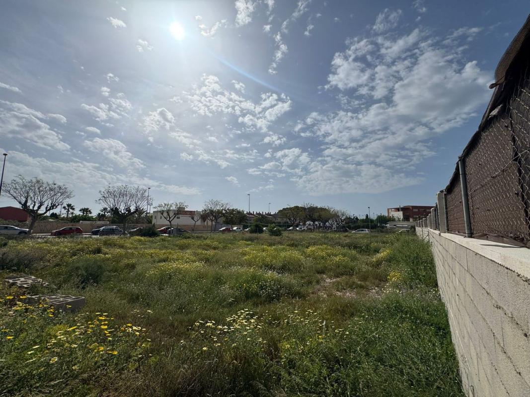 Terreno en venta en Mutxamel, Alicante photo 1