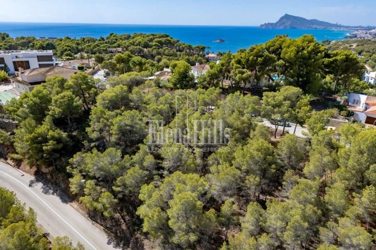Terreno en venta en Altea, Alicante photo 1