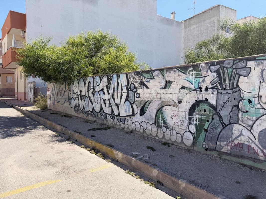Terreno en venta en Torrevieja, Alicante photo 1