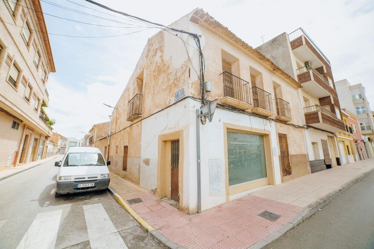 Terreno en venta en Pinoso, Alicante photo 1