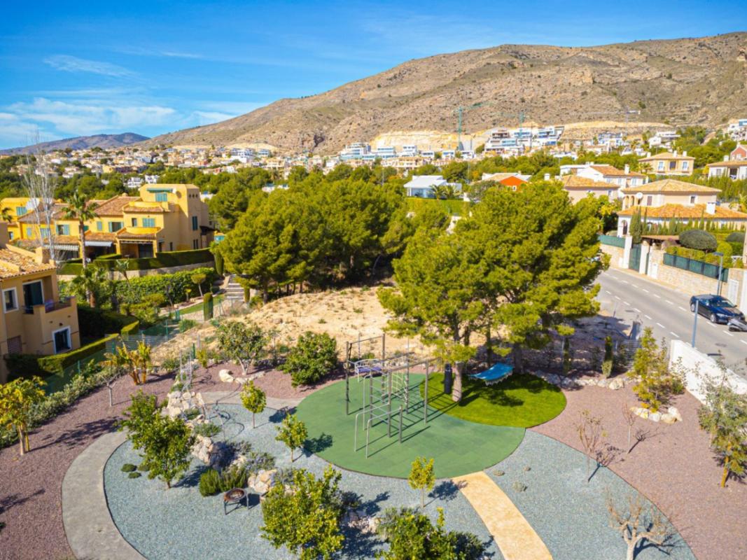 Terreno en venta en Finestrat, Alicante photo 2