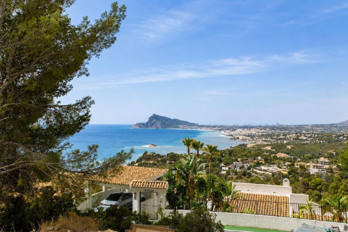 Terreno en venta en Altea, Alicante photo 2