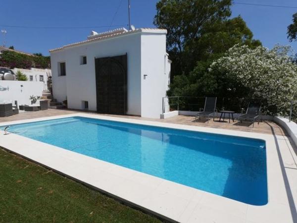 Chalet wolnostojący na sprzedaż w Casa o chalet en El Montgó, Denia, Dénia photo 1