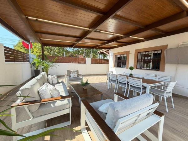 Chalet adosado en Calle Salinero, Nueva Torrevieja, Torrevieja photo 4