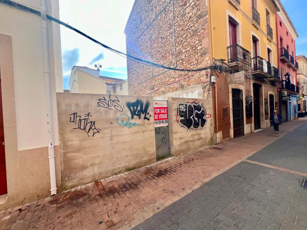 Terreno en venta en Denia, Alicante photo 1