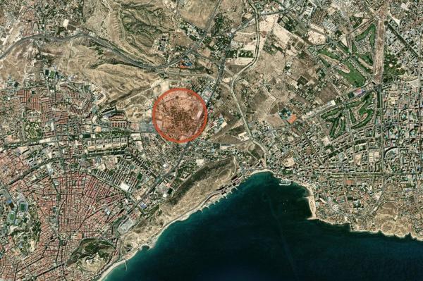 Casa o chalet independiente en Calle del Chopo, Vistahermosa, Alicante / Alacant thumbnail 2