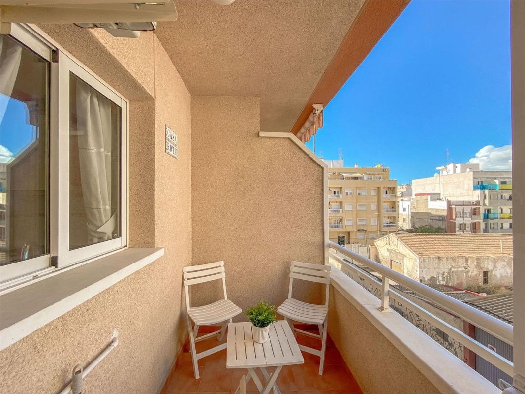 Продажа квартиры на Piso en Calle Zoa, Las Piscinas Naturales, Torrevieja, Торревьеха
photo 1