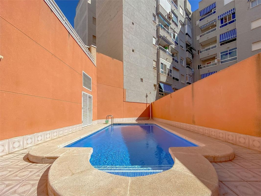 Продажа квартиры на Piso en Calle Zoa, Las Piscinas Naturales, Torrevieja, Торревьеха
photo 2