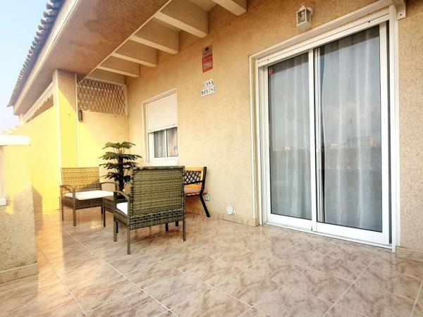 Аттик на продажу в Ático en Calle Caballero de Rodas, Las Piscinas Naturales, Torrevieja, Торревьеха photo 1