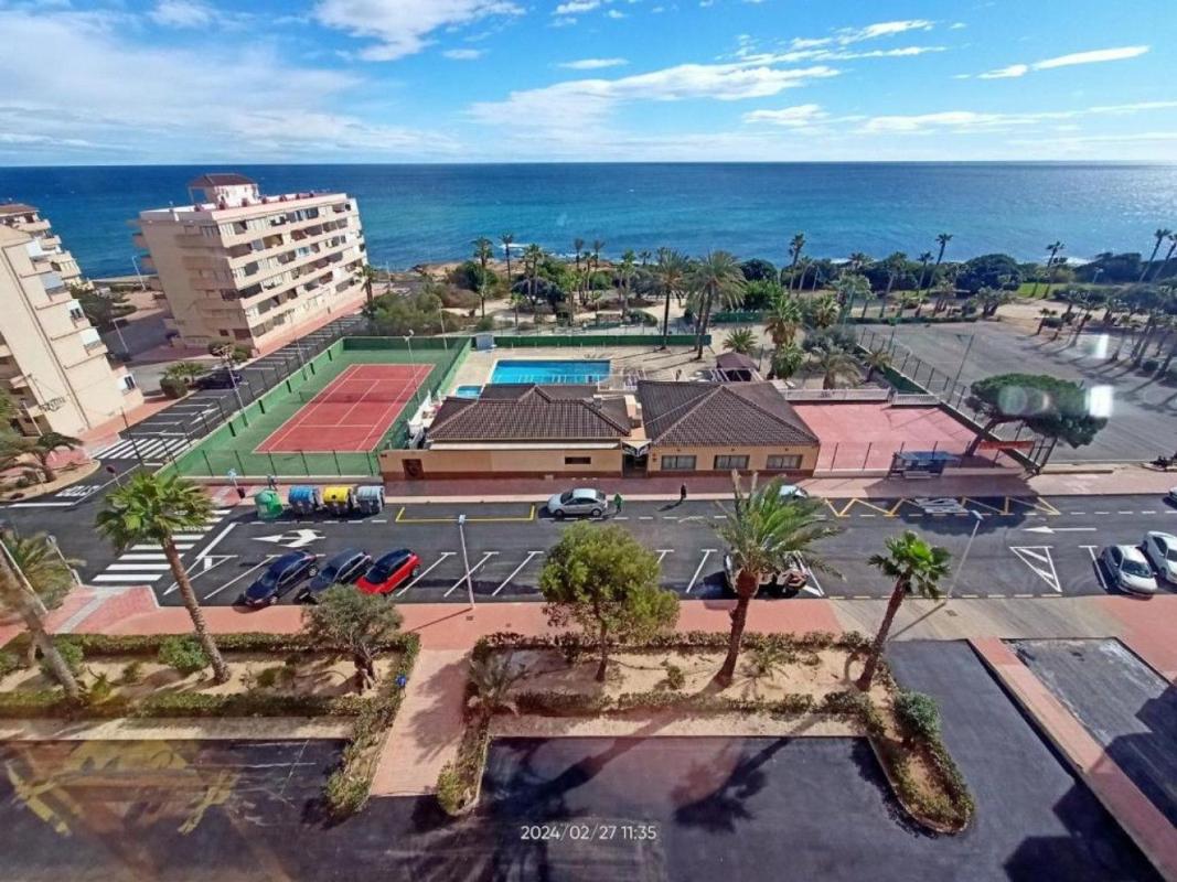 Venta de piso en Piso en Paseo de la Brisa, Cabo Cervera, Torrevieja, Torrevieja
photo 2