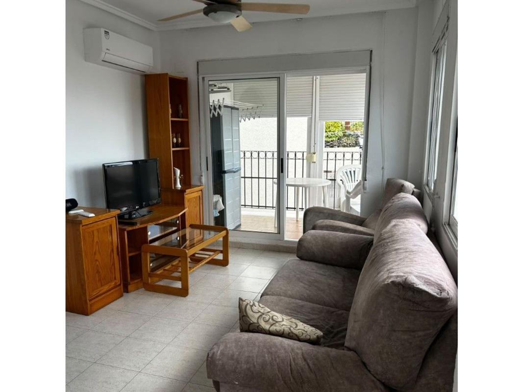 Venta de piso en Piso en Avenida Desiderio Rodríguez, La Veleta, Torrevieja, Torrevieja
photo 2