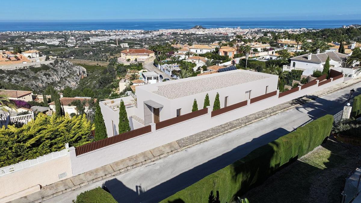 Terreno en venta en Denia, Alicante photo 2
