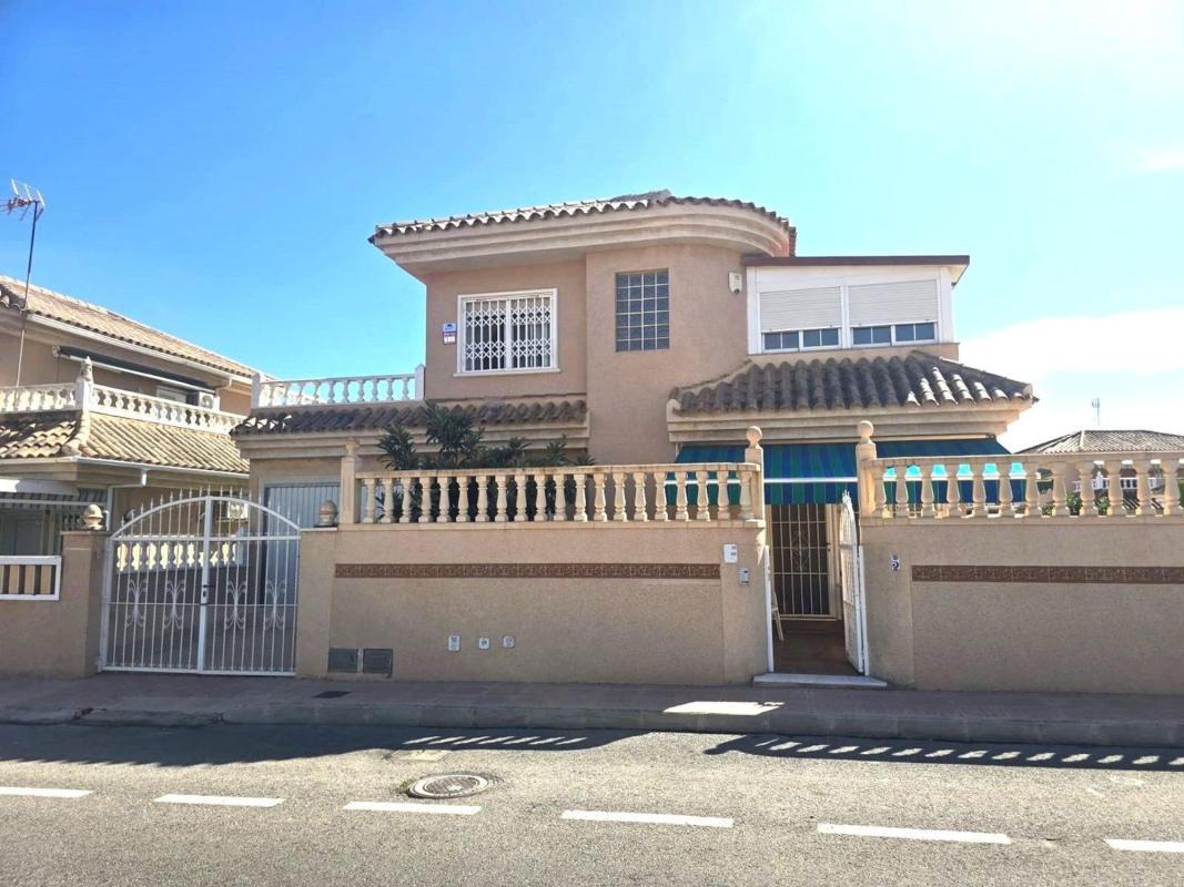 Propiedades en venta y alquiler en España photo 1