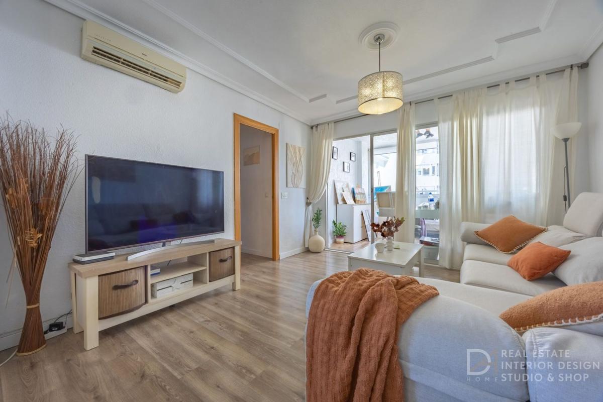 Venta de piso en Piso en Calle de Dénia, 4, Playa de Poniente, Benidorm, Benidorm
photo 1