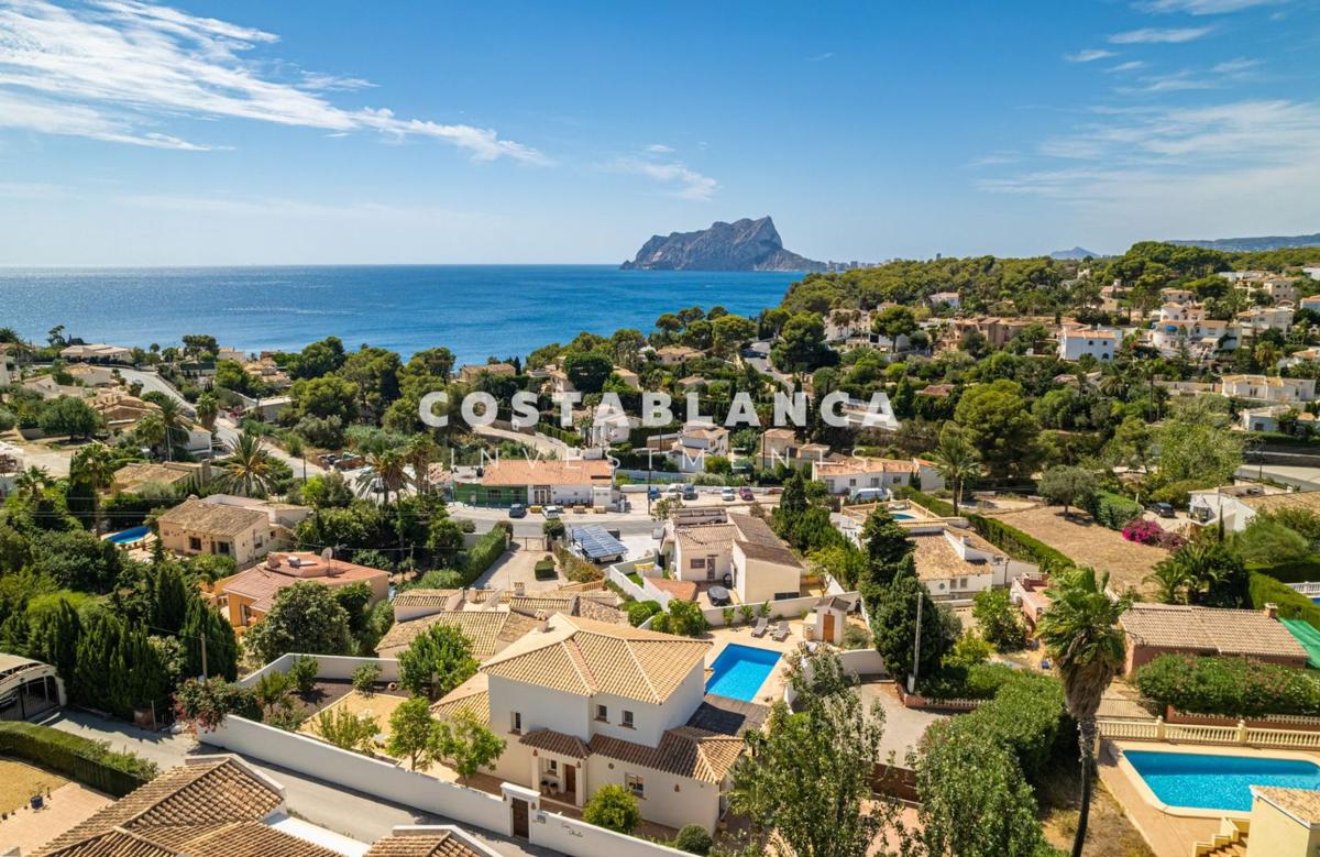 Sprzedaż niezależnego domku jednorodzinnego w Casa o chalet en Avenida del Baladrar, Cala Advocat - Baladrar, Benissa, Benissa photo 1