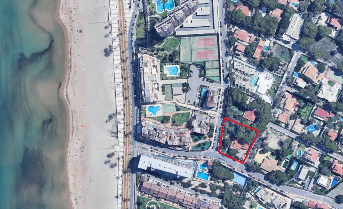 Terreno en venta en El Campello, Alicante photo 1
