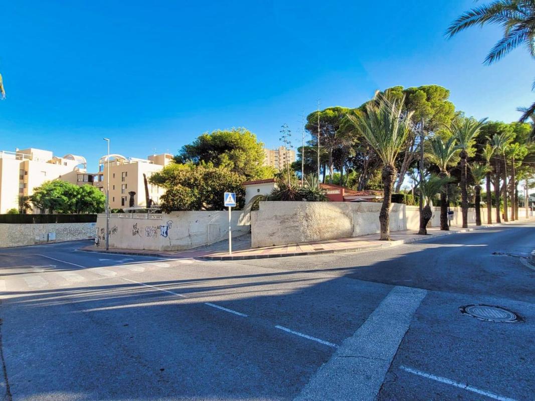 Terreno en venta en El Campello, Alicante photo 4