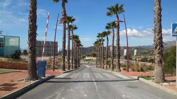 Terreno en Plaza Alfarella. Sector 13, Golf Bahía, Finestrat thumbnail 3