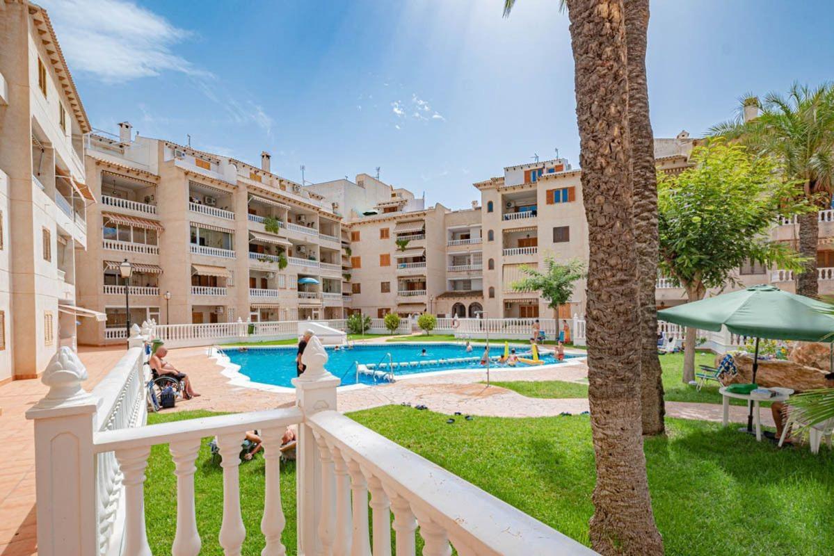 Venta de piso en Piso en Calle Helsinki, Playa de los Locos, Torrevieja, Torrevieja
photo 1