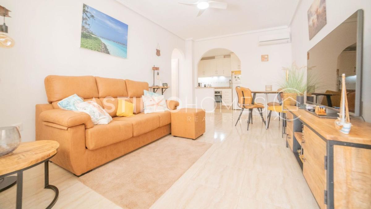 Продажа квартиры на Piso en Villamartín, Orihuela, Ориуэла
photo 1