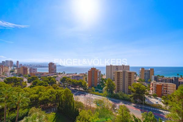 Sale of flat in Piso en Avenida Marina Baixa, 8, Playa de Poniente, Benidorm, Benidorm
thumbnail 2