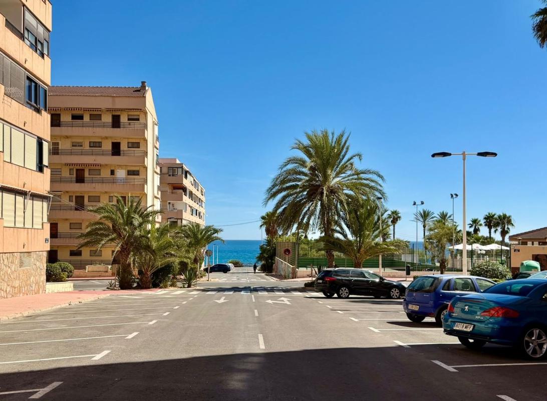 Venta de piso en Piso en Calle del Cabo, 14, Cabo Cervera, Torrevieja, Torrevieja
 photo 3