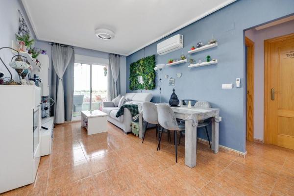 Venta de piso en Piso en Calle Caritas, Parque Acuático - Sector 25, Torrevieja, Torrevieja
 photo 4