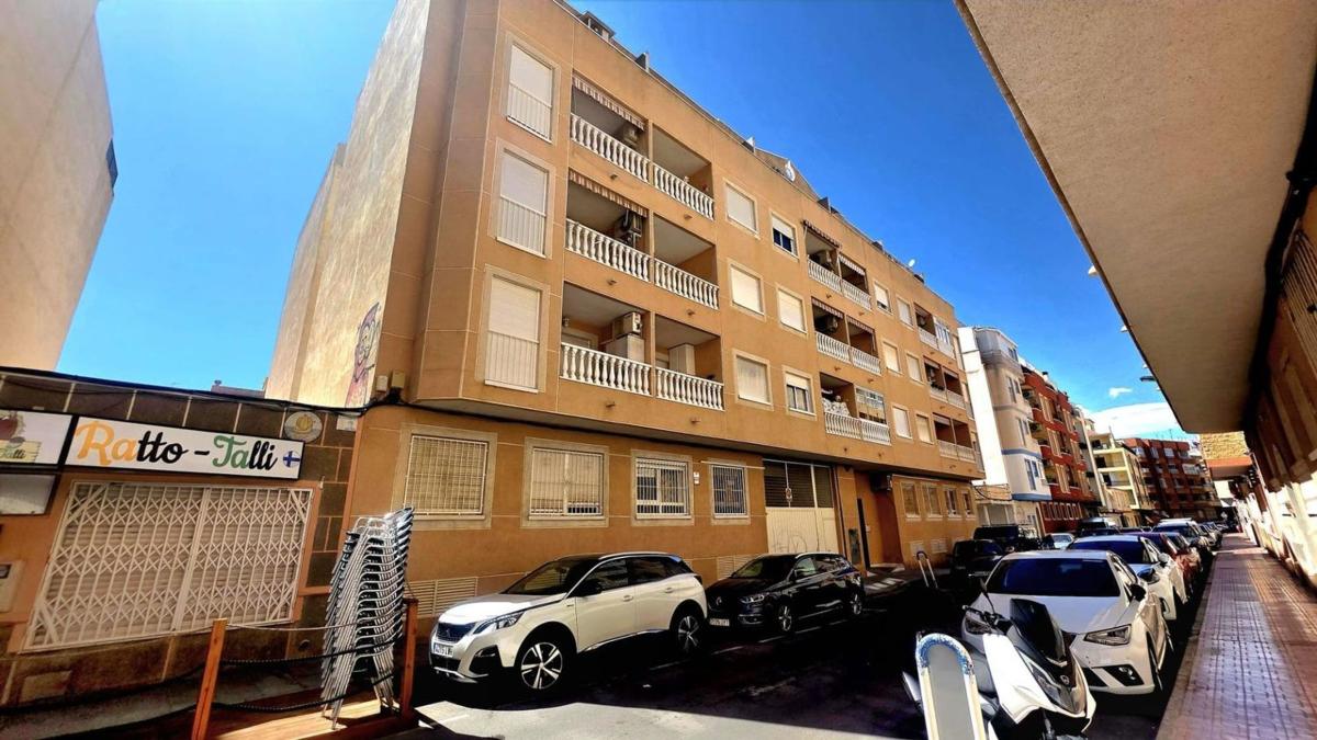 Venta de piso en Piso en Calle Concordia, Playa del Cura, Torrevieja, Torrevieja
 photo 2