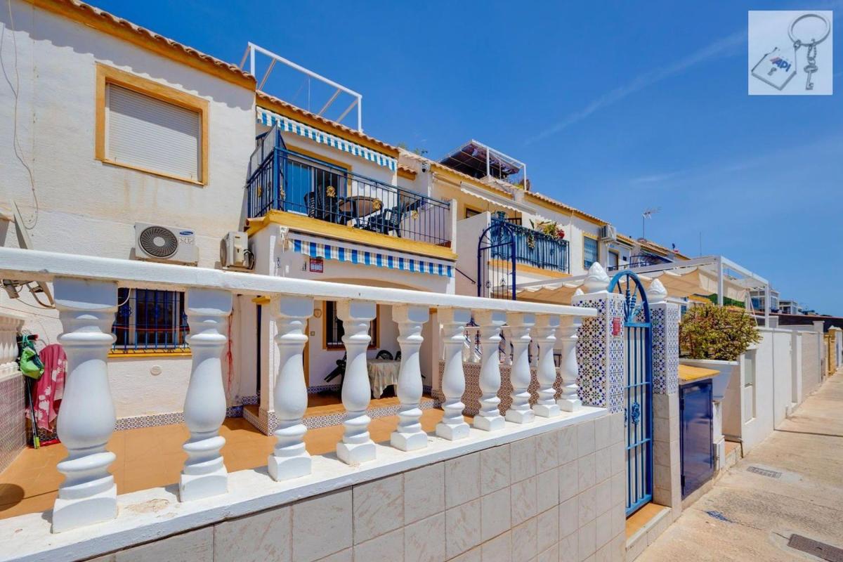Sprzedaż niezależnego domku jednorodzinnego w Casa o chalet en La Siesta - El Salado - Torreta, Torrevieja, Torrevieja photo 5