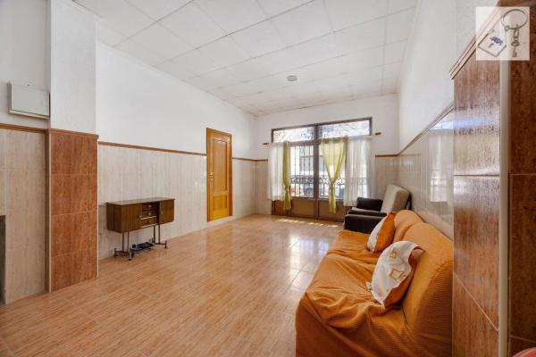 Sale of flat in Piso en Las Piscinas Naturales, Torrevieja, Torrevieja
photo 1