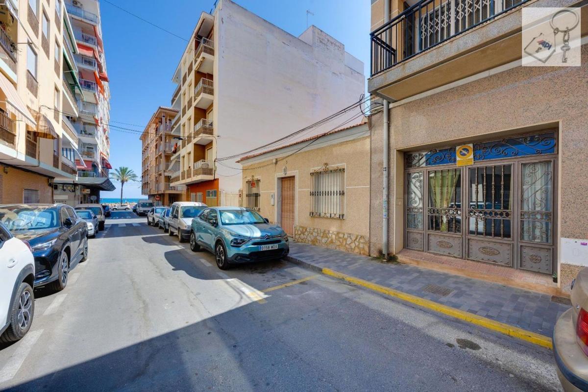 Продажа квартиры на Piso en Las Piscinas Naturales, Torrevieja, Торревьеха
photo 5