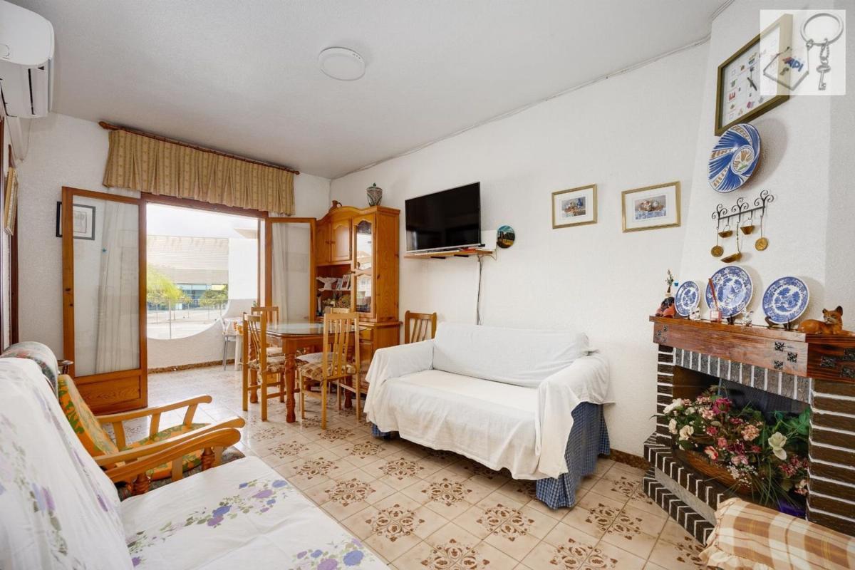 Sale of independent chalet in The Acequión - The Shipwrecked, Torrevieja
 photo 5