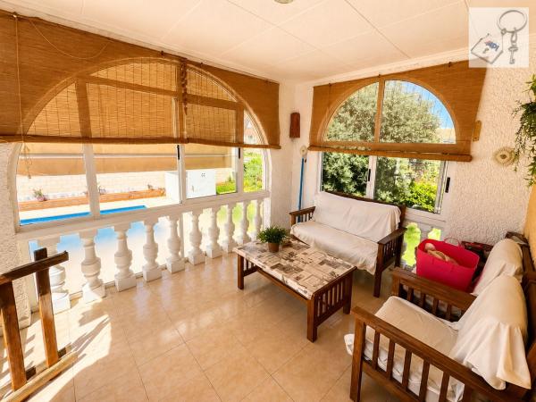 Chalet independiente en venta en Casa o chalet en La Siesta - El Salado - Torreta, Torrevieja, Torrevieja
photo 1