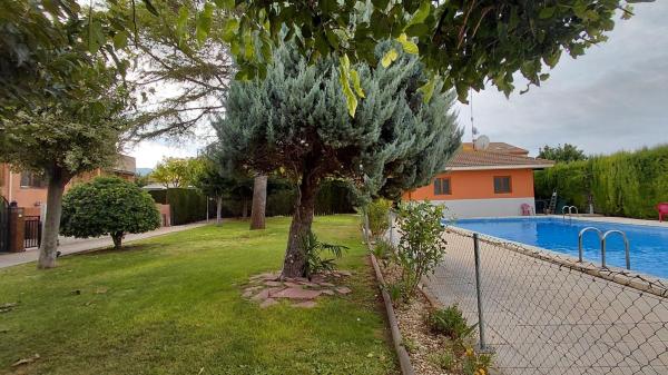 Chalet adosado en El Mercado, Villena photo 1