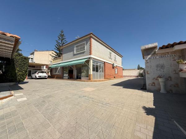 Casa o chalet independiente en Los Girasoles, San Vicente del Raspeig thumbnail 3