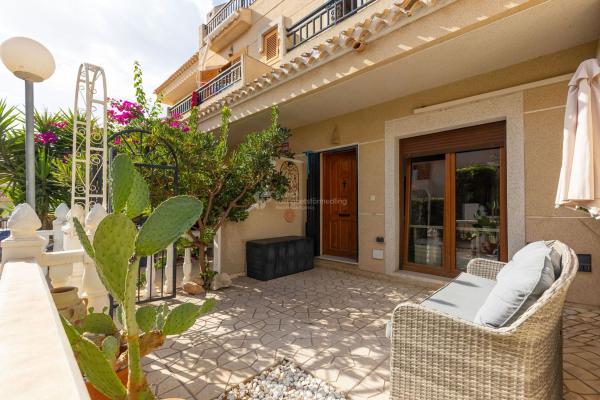 Продажа квартиры на Piso en Calle Pintor Ribera, 3, Playa Flamenca, Orihuela, Ориуэла
thumbnail 2
