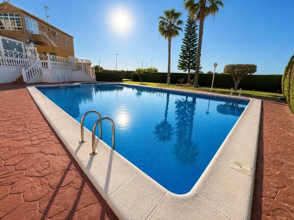 Independent chalet for sale in Casa o chalet en Parque Acuático - Sector 25, Torrevieja, Torrevieja
photo 1