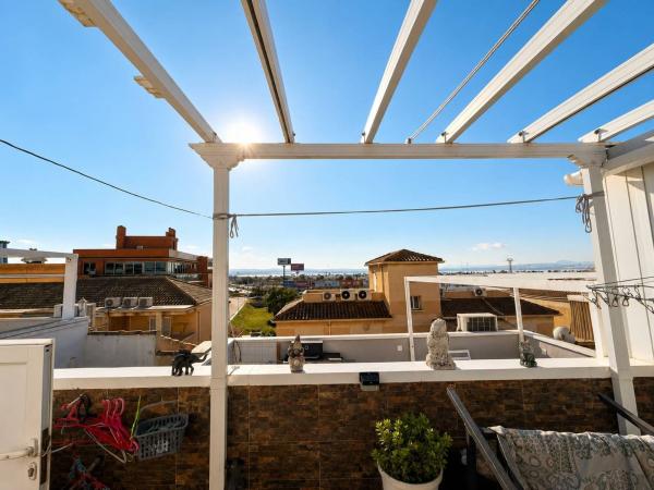 Independent chalet for sale in Casa o chalet en Parque Acuático - Sector 25, Torrevieja, Torrevieja
thumbnail 2