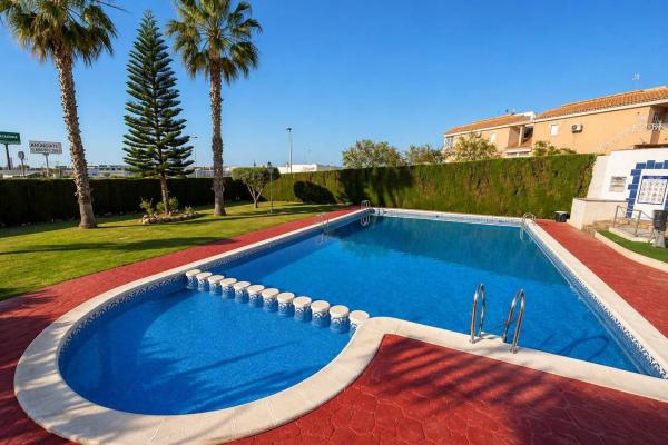 Independent chalet for sale in Casa o chalet en Parque Acuático - Sector 25, Torrevieja, Torrevieja
thumbnail 3